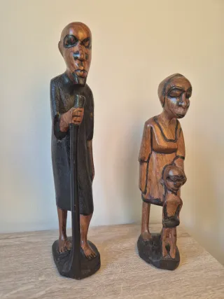 Figuras de madera artesanales