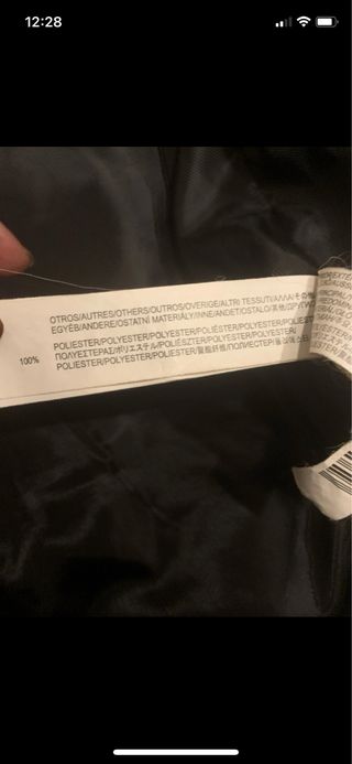 Chaqueta negra acolchada