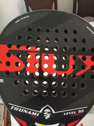 Pala de pádel SIUX Tsunami 3.0 Carbon Level 10