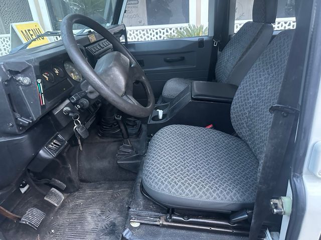 Land Rover Defender 2001