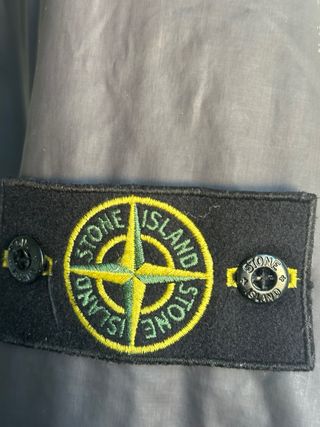 Chaqueta Stone Island Gris con Capucha
