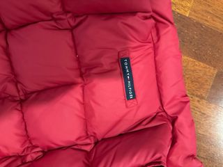 Chaleco plumífero Tommy Hilfiger rojo