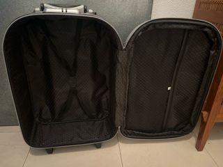 Maleta de mano de viaje