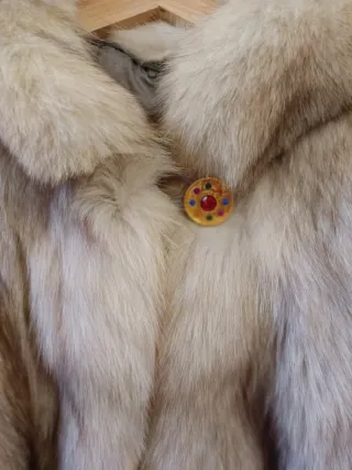 Pelliccia elegante bianco/grigio