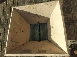 Prensa de uvas y manzanas