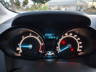 Ford Tourneo Courier 2022 1.5 TDCI 100CV 6V