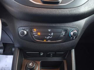 Ford Tourneo Courier 2022 1.5 TDCI 100CV 6V