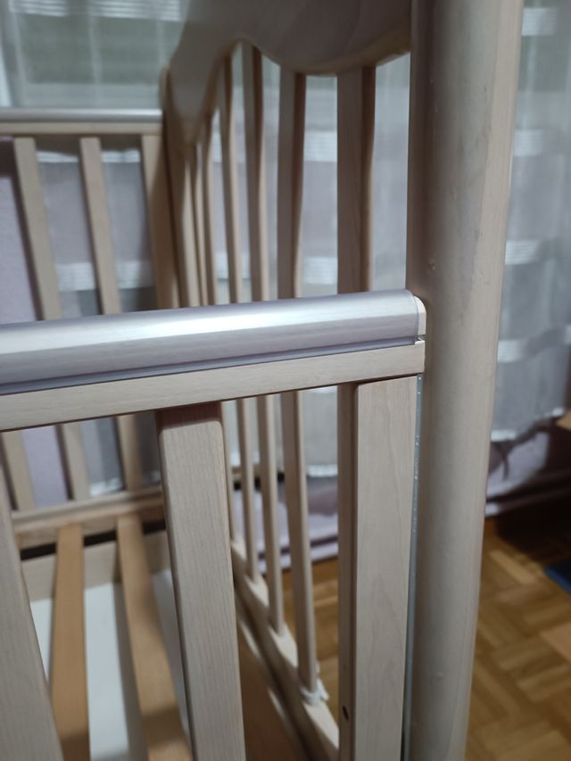 Culla per bambini in legno senza plastica impeccabile