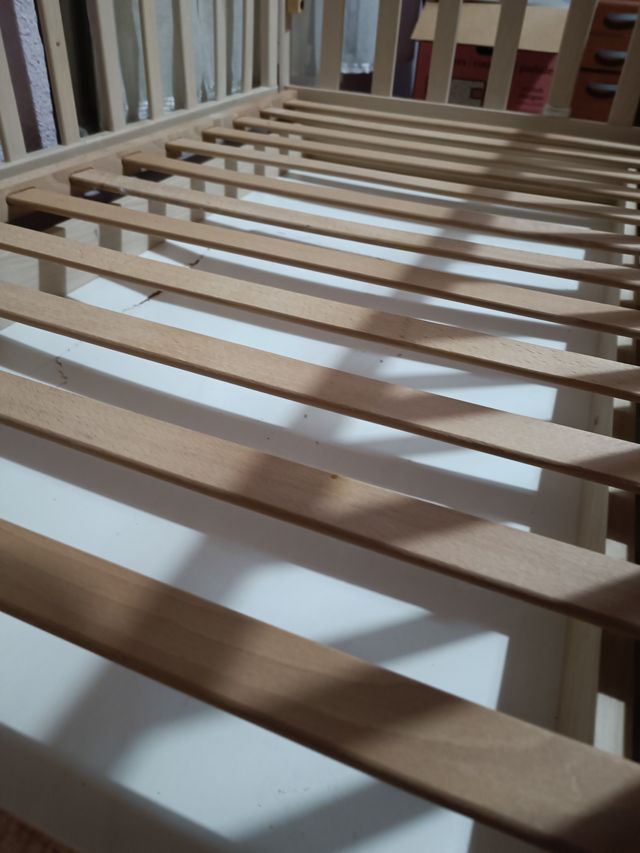 Culla per bambini in legno senza plastica impeccabile