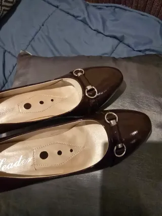 Zapatos charol marron ,talla 39.nuevos