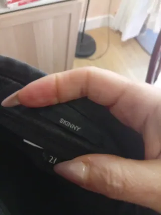 Pantalones Guess Marciano elásticos negros