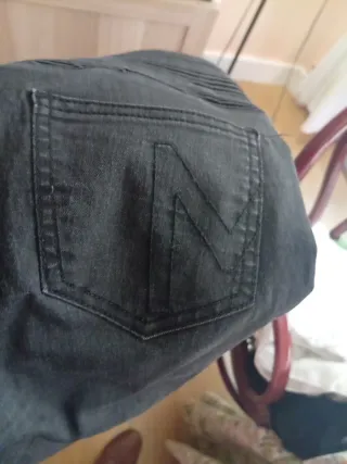 Pantalones Guess Marciano elásticos negros