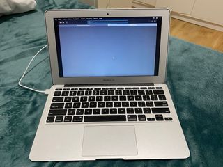 MacBook 11” macOS 12.1