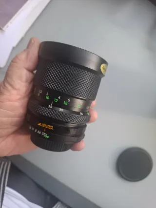 Seimar Zoom MC 28-70mm f/3.5-3.8 - M42 + estuche.