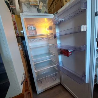 Motivo mudanza --Nevera blanca KEkO