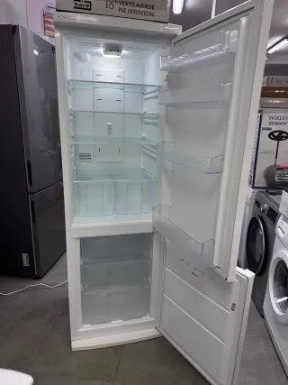 Nevera Combi Kunft con garantia transporte