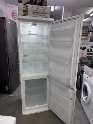 Nevera Combi Kunft con garantia transporte