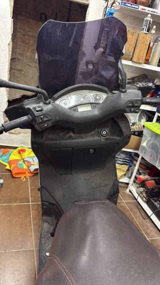 Yamaha XMAX 250 Scooter