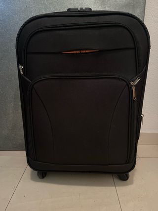Maleta de viaje negra