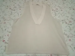 Top sin mangas beige Stradivarius Talla L