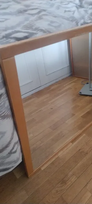 Espejo de madera para baño