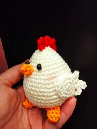 Pollo amigurumi fatto a mano