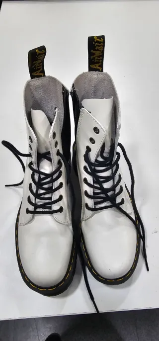 Botas Dr. Martens Mujer Color Bone