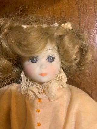 Bambola di porcellana anni 70 vintage