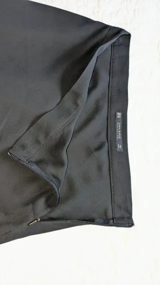 Falda larga negra asimétrica