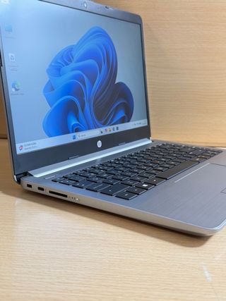 HP Laptop 14 Ryzen 5 / 8GB RAM / 256Gb