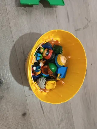 Caja Cabeza Policía Juguete pin y pon action