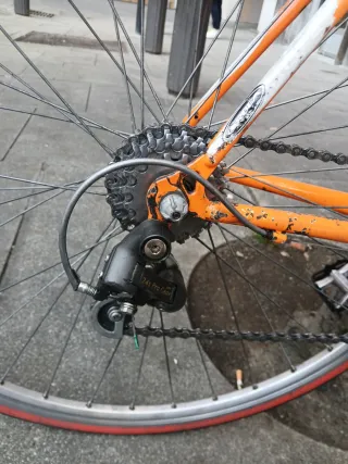 Bicicleta de carretera Zeus naranja