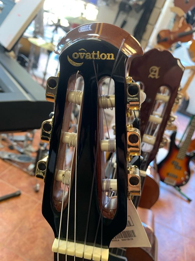 Guitarra Clásica Ovation Pro Series