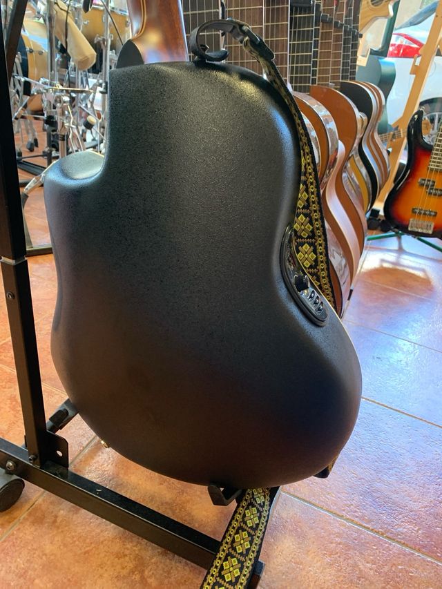 Guitarra Clásica Ovation Pro Series