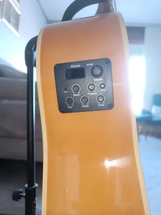 Guitarra electroacústica Admira