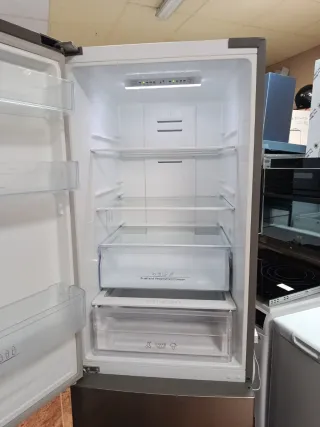 Frigorífico Hisense plateado