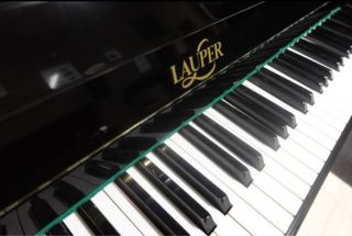 Piano vertical acústico Lauper
