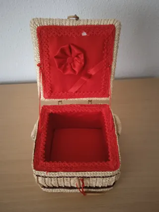 Costurero mimbre pequeño