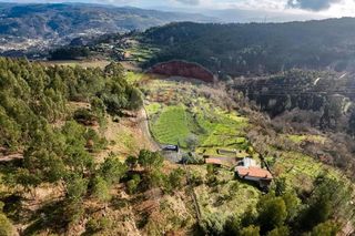 Moradia T3 em Paredes de Viadores