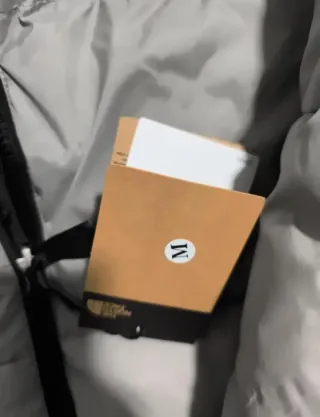 Chaqueta The North Face Gris y Negra