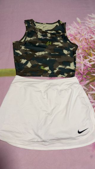 Conjunto Nike Top Camuflaje y Falda Blanca
