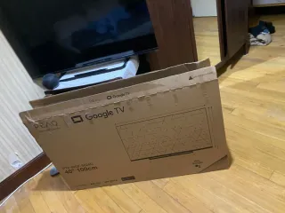 Televisor Smart TV PEAQ 40