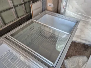 Congelador horizontal con tapa de cristal