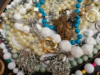 Lote Bisutería Collares y Pulseras