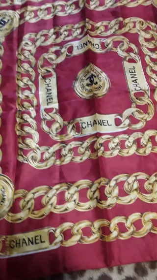 Pañuelo Seda Chanel Cadena Oro Rojo