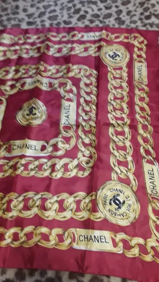 Pañuelo Seda Chanel Cadena Oro Rojo