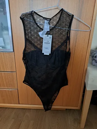 Body Zara encaje negro T. L/M