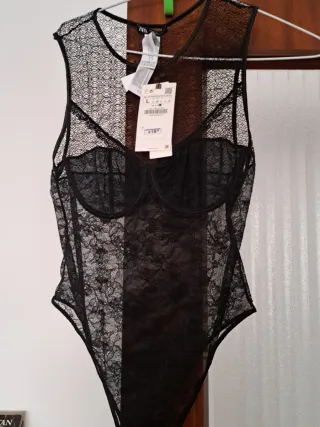 Body Zara encaje negro T. L/M