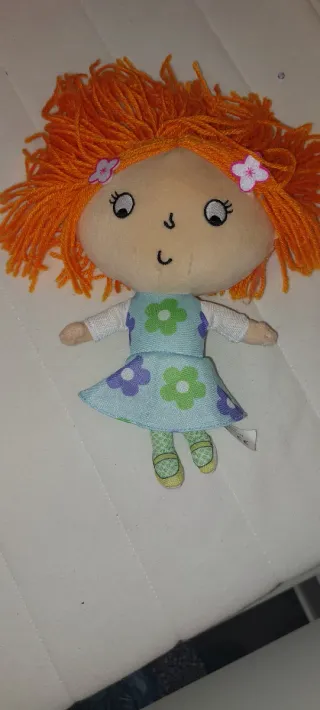Muñeca Lulú de peluche