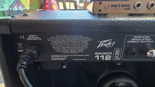 Amplificador Peavey Bandit 112 80W + Boss MT-2